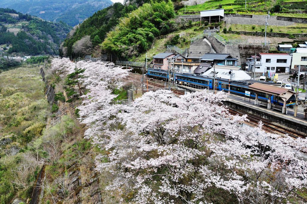 Obokekyo Mannaka Miyoshi (Tokushima) Exterior foto
